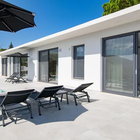 Pentacle Λευκάδα